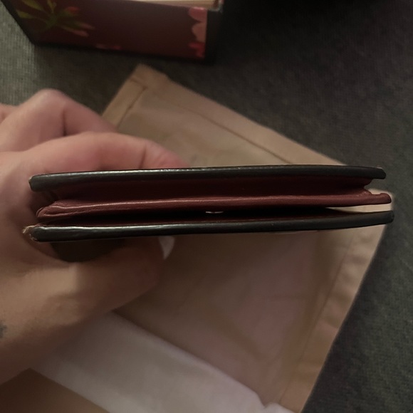 Gucci Supreme Blooms in Antique Floral & Monogram Print - Picture 7 of 7